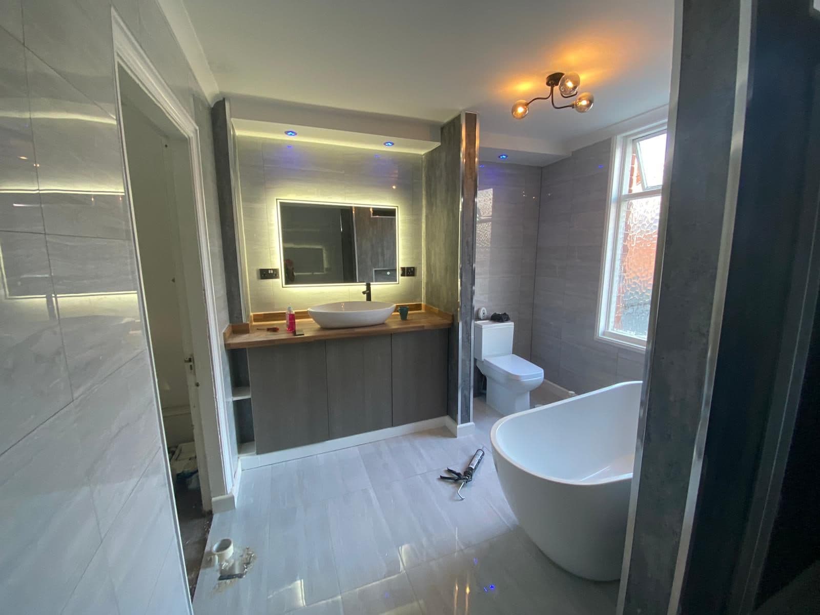 Bathroom Suite, Alternate View